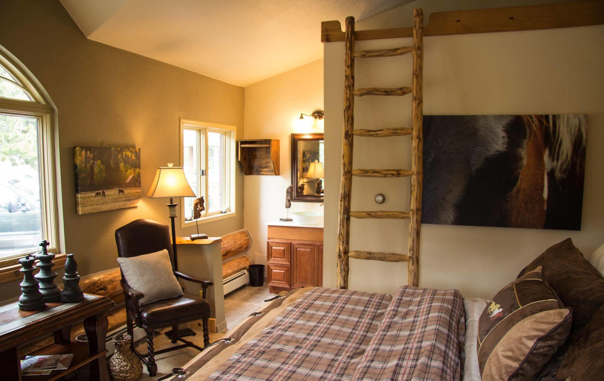 The Silver - Adults Only Lodge